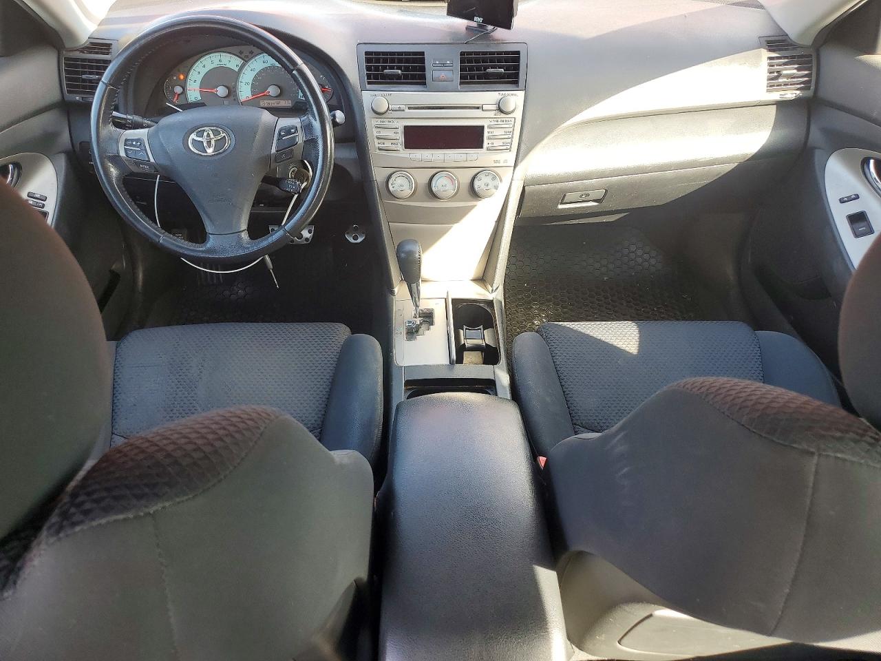 2011 TOYOTA CAMRY SE photo 15
