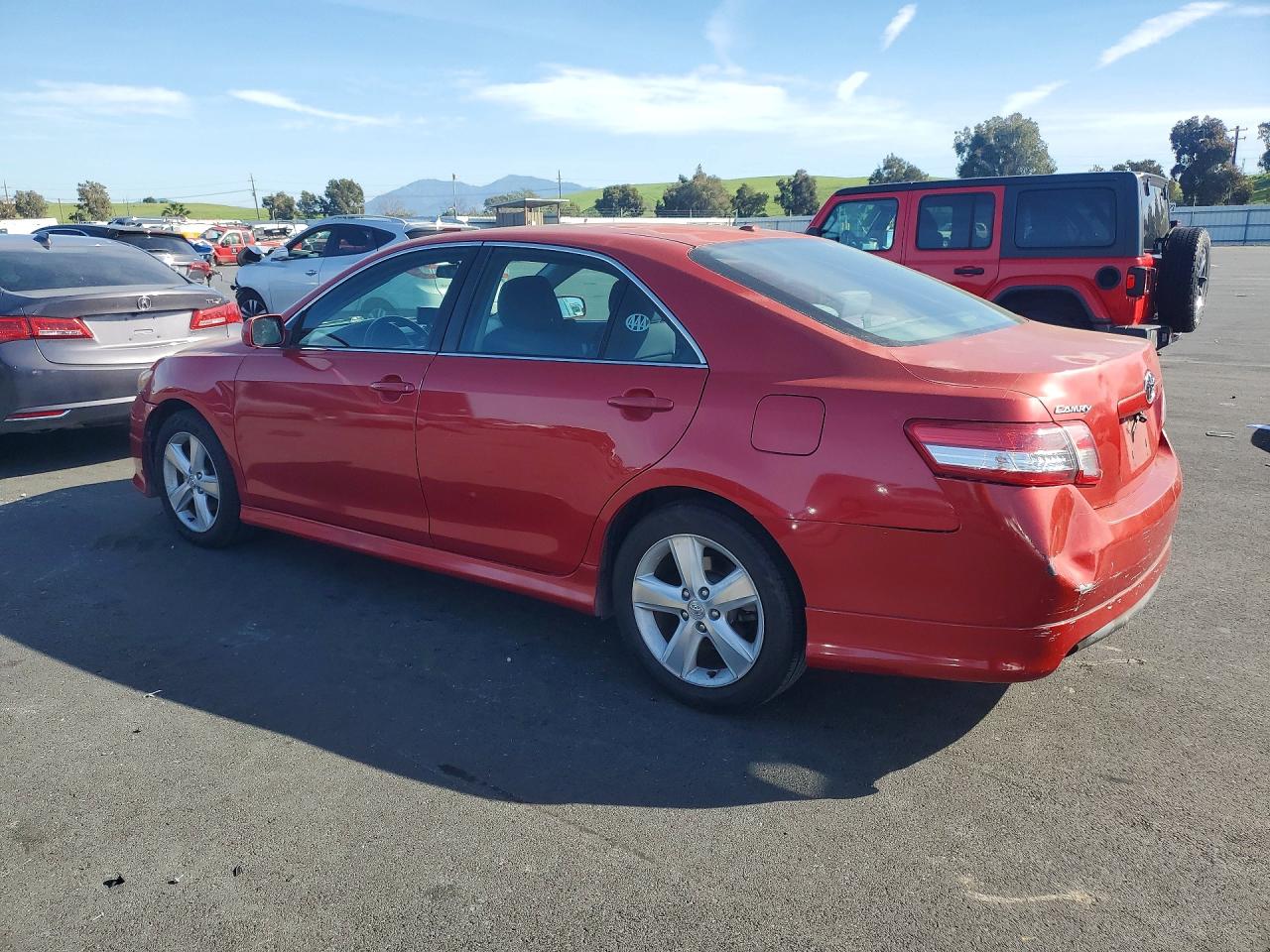 2011 TOYOTA CAMRY SE photo 3
