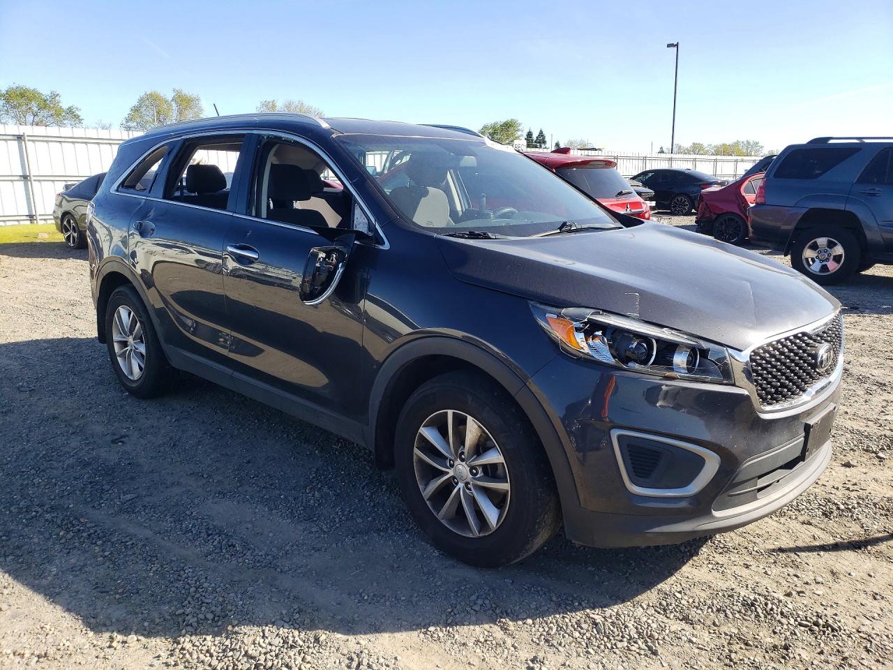 2017 KIA SORENTO LX photo 7