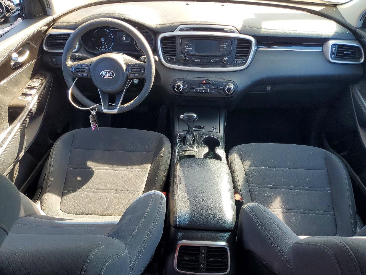 2017 KIA SORENTO LX photo 15