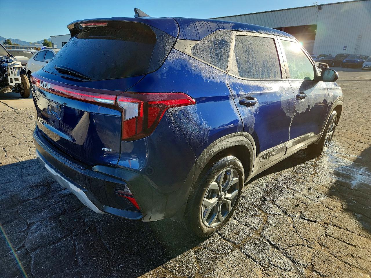 2025 KIA SELTOS LX photo 5