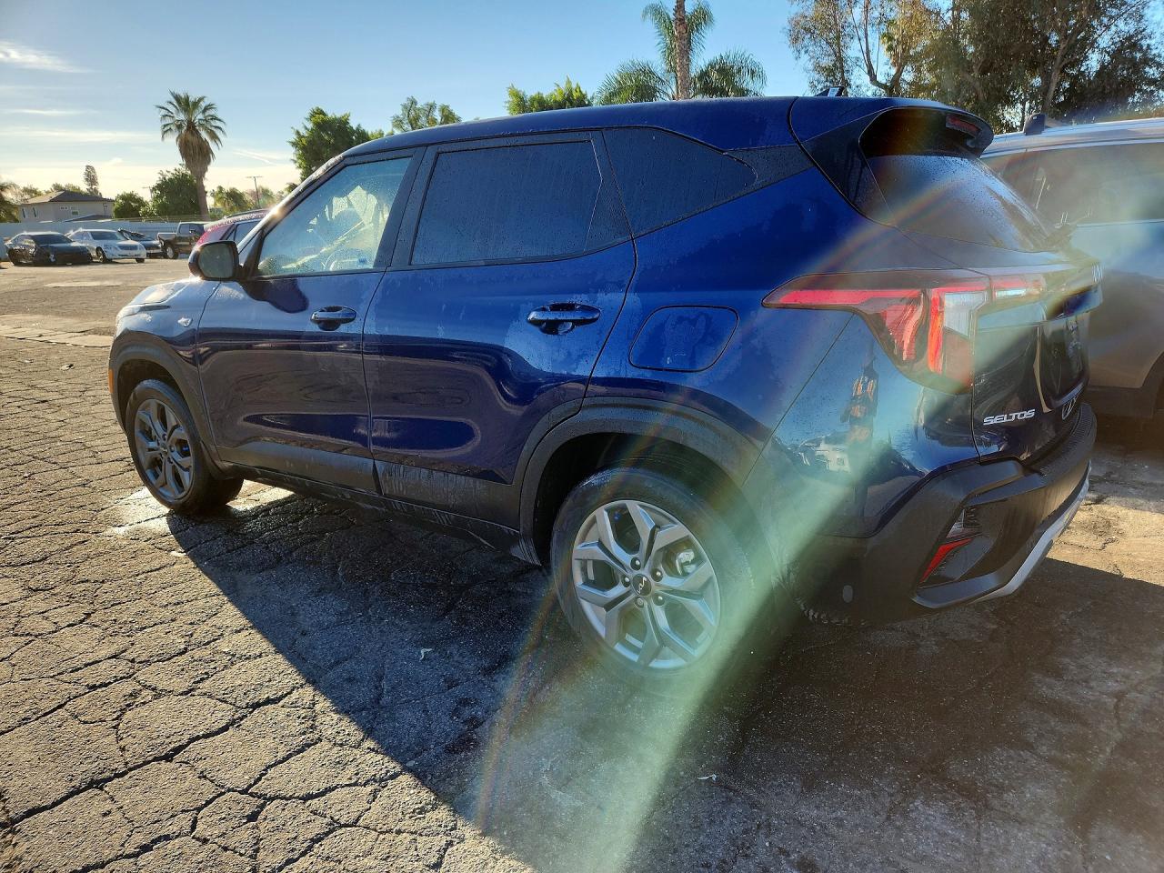 2025 KIA SELTOS LX photo 3