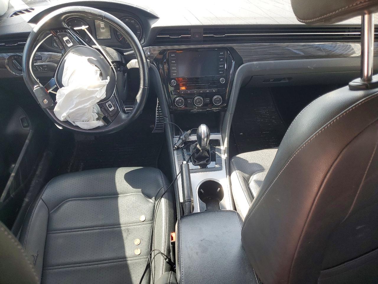 2020 VOLKSWAGEN PASSAT R-LINE photo 8