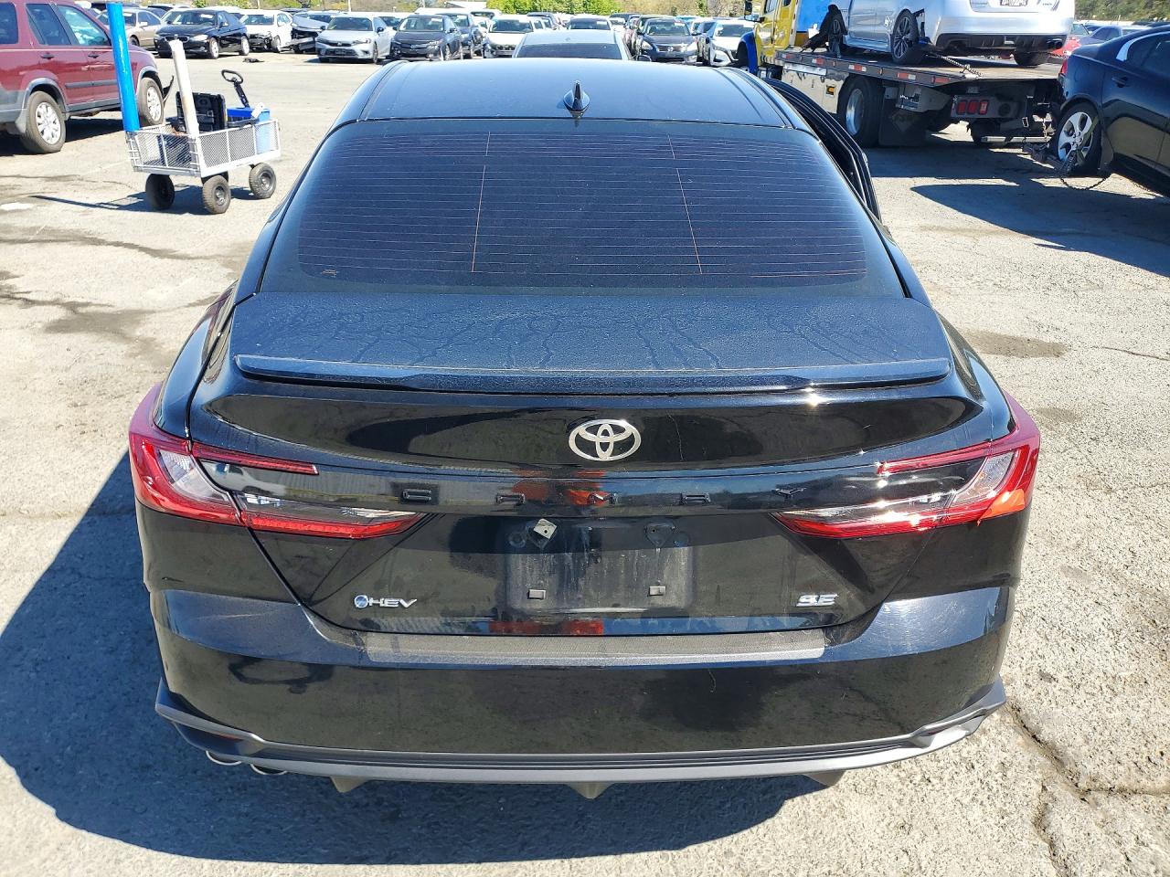 2025 TOYOTA CAMRY SE photo 11