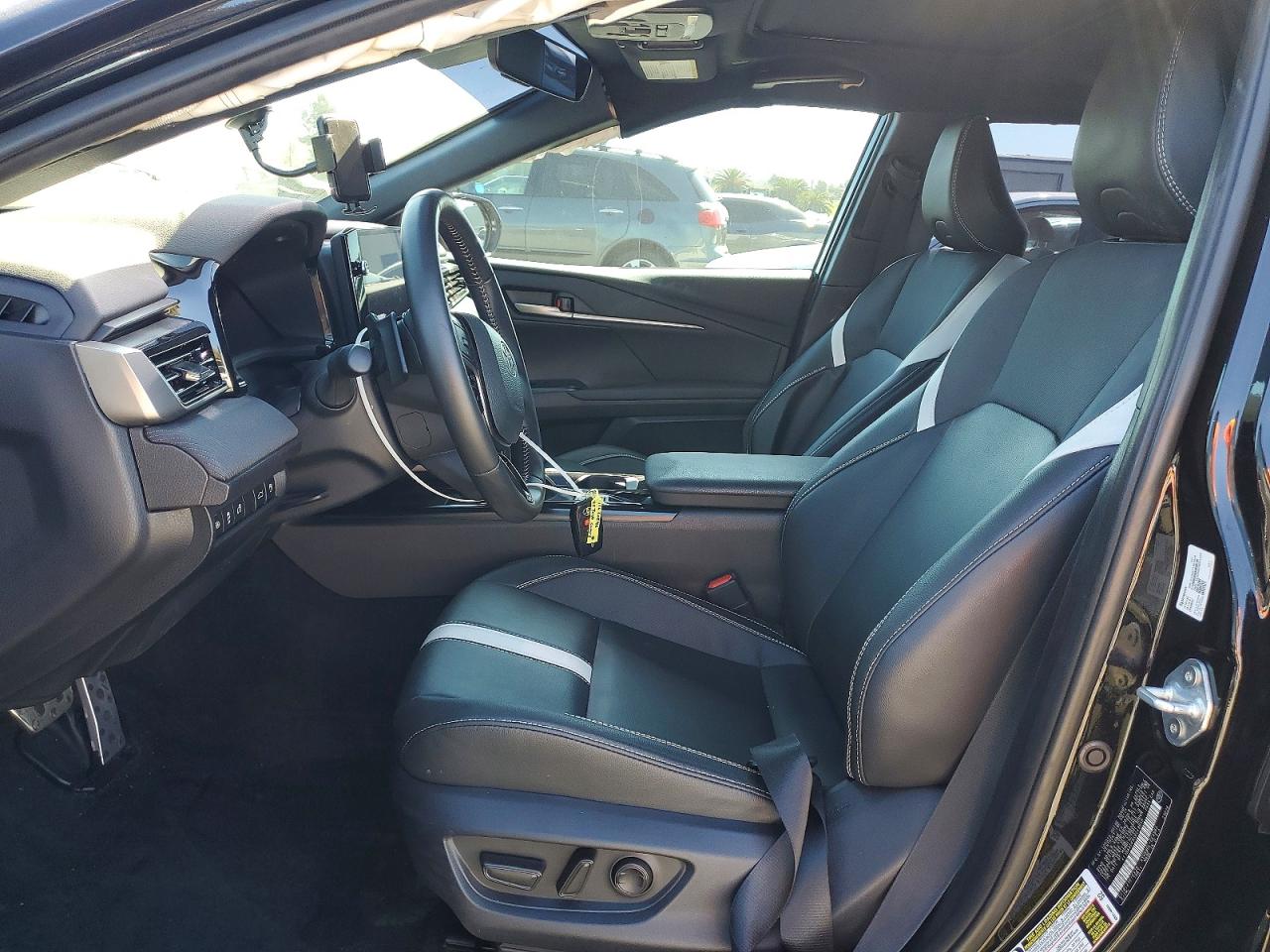 2025 TOYOTA CAMRY SE photo 13