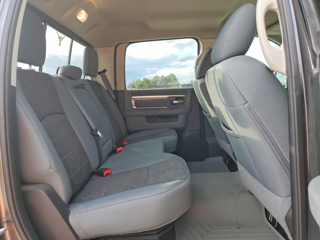 2019 RAM 1500 CLASSIC SLT photo 10