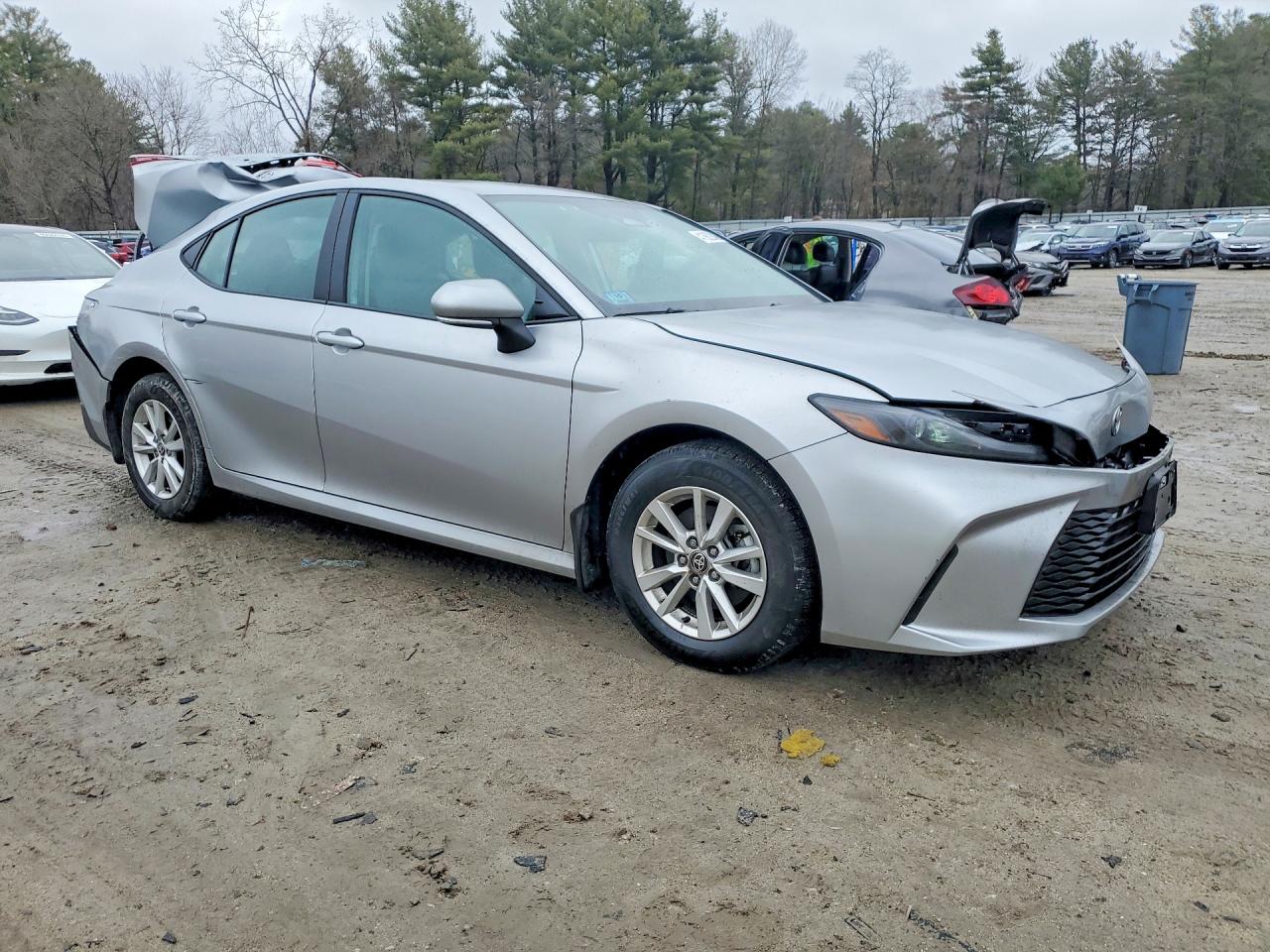 2025 TOYOTA CAMRY LE photo 10