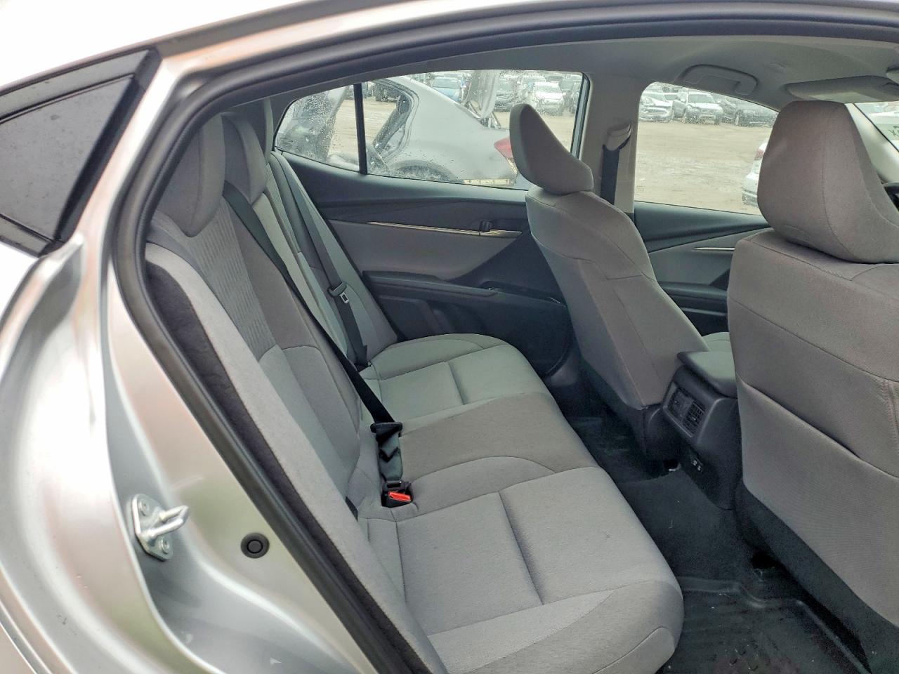 2025 TOYOTA CAMRY LE photo 28