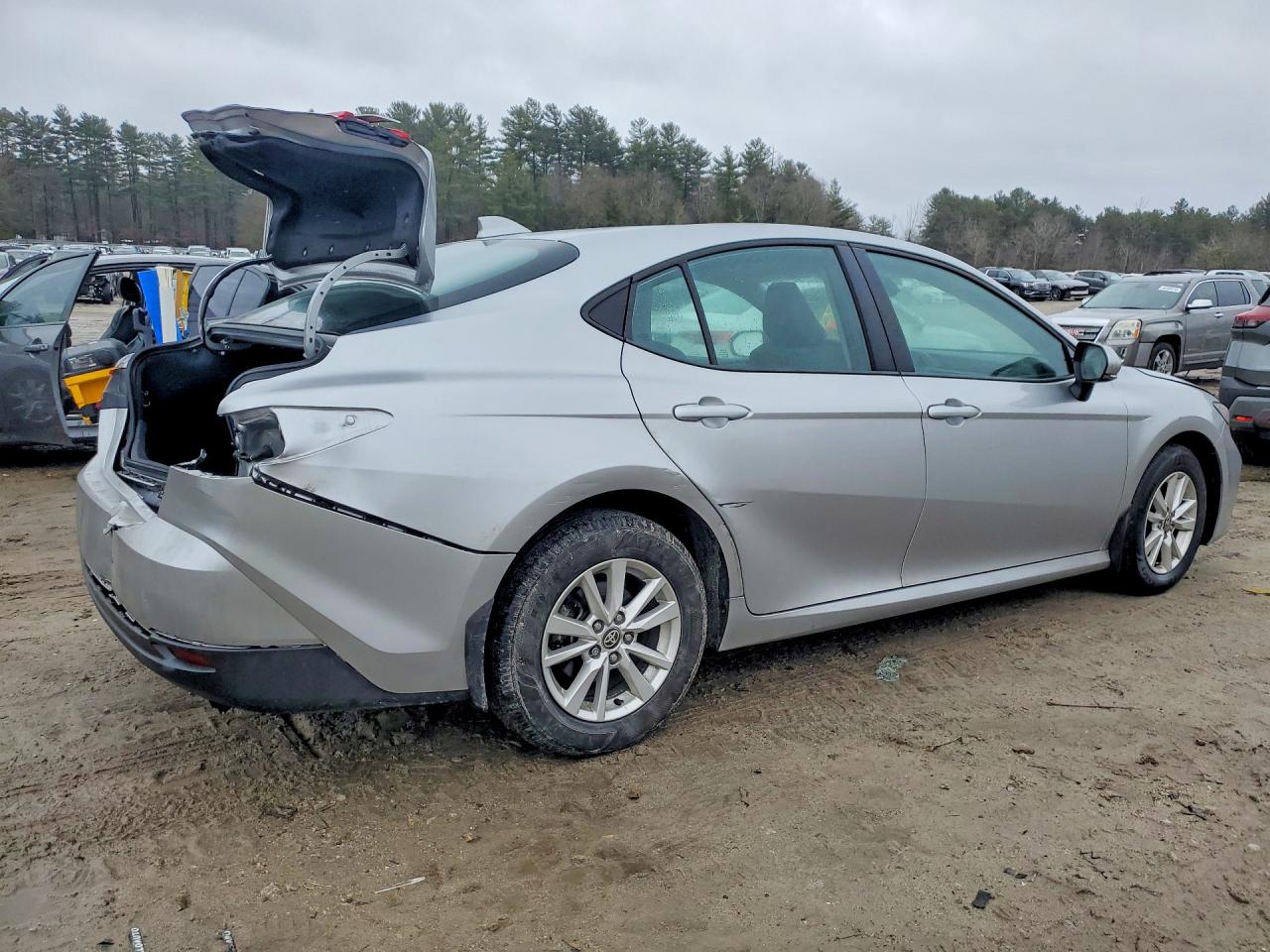 2025 TOYOTA CAMRY LE photo 7