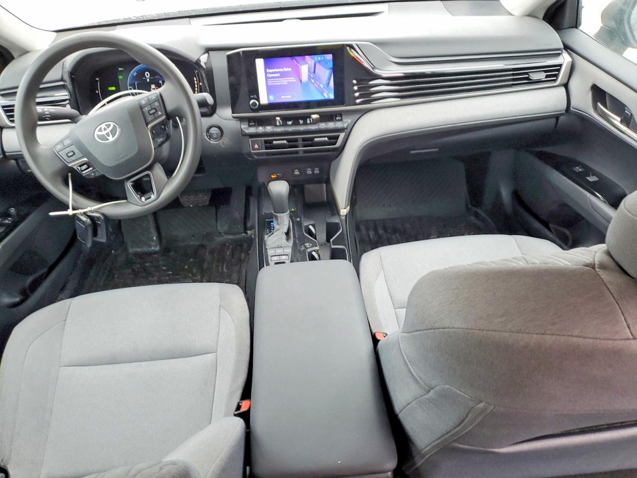 2025 TOYOTA CAMRY LE photo 22