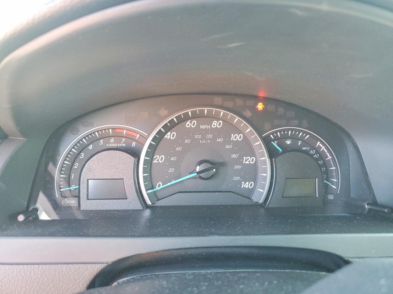 2012 TOYOTA CAMRY LE photo 25