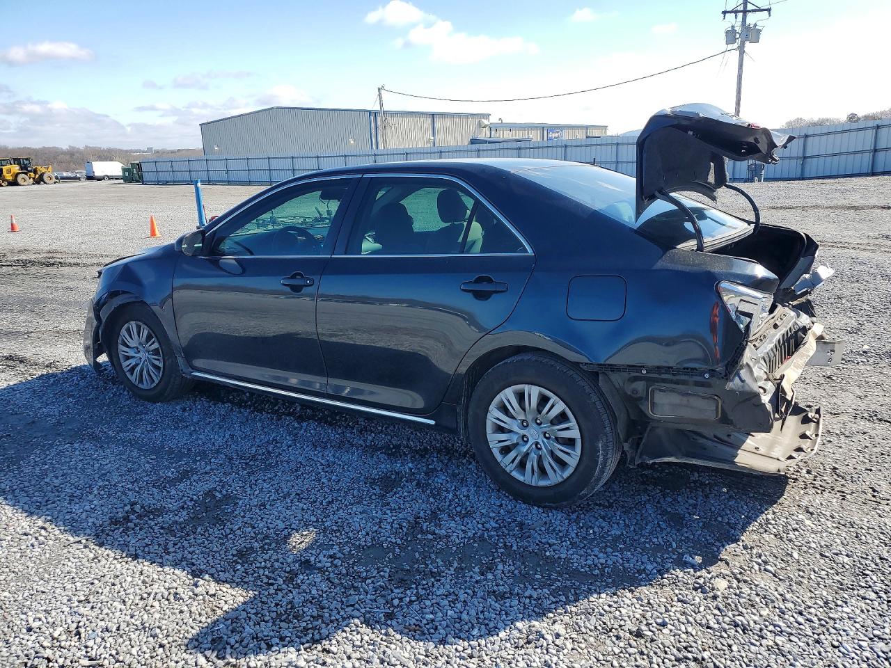 2012 TOYOTA CAMRY LE photo 4