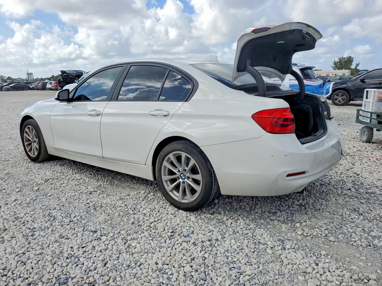 2018 BMW 320 XI photo 3