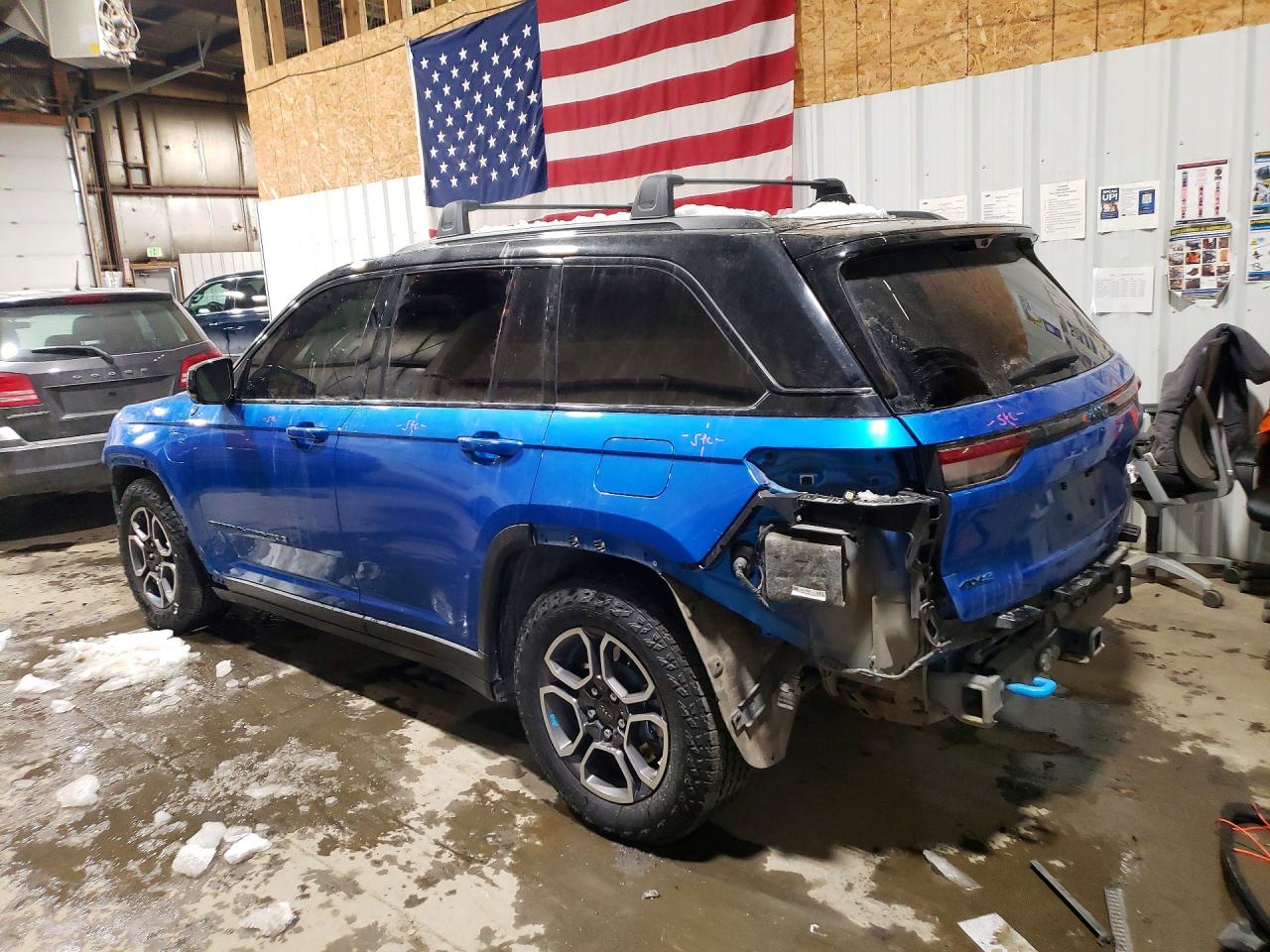 2022 JEEP GRAND CHEROKEE TRAILHAWK 4XE photo 4