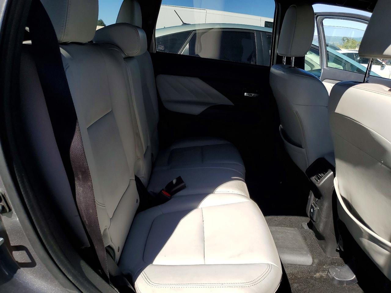 2019 MITSUBISHI OUTLANDER SEL photo 11