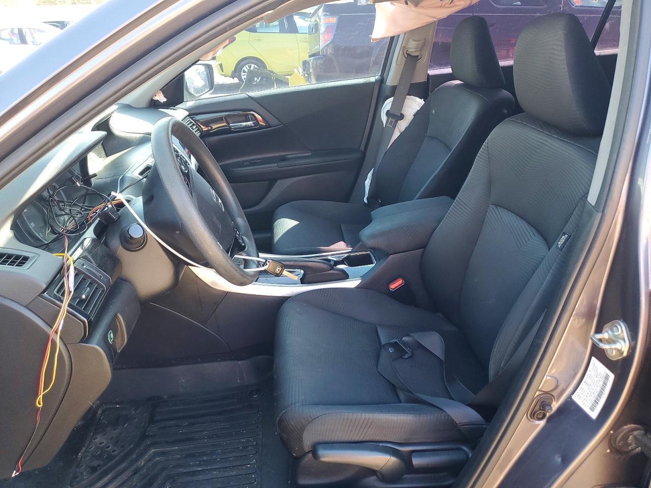 2016 HONDA ACCORD LX photo 19