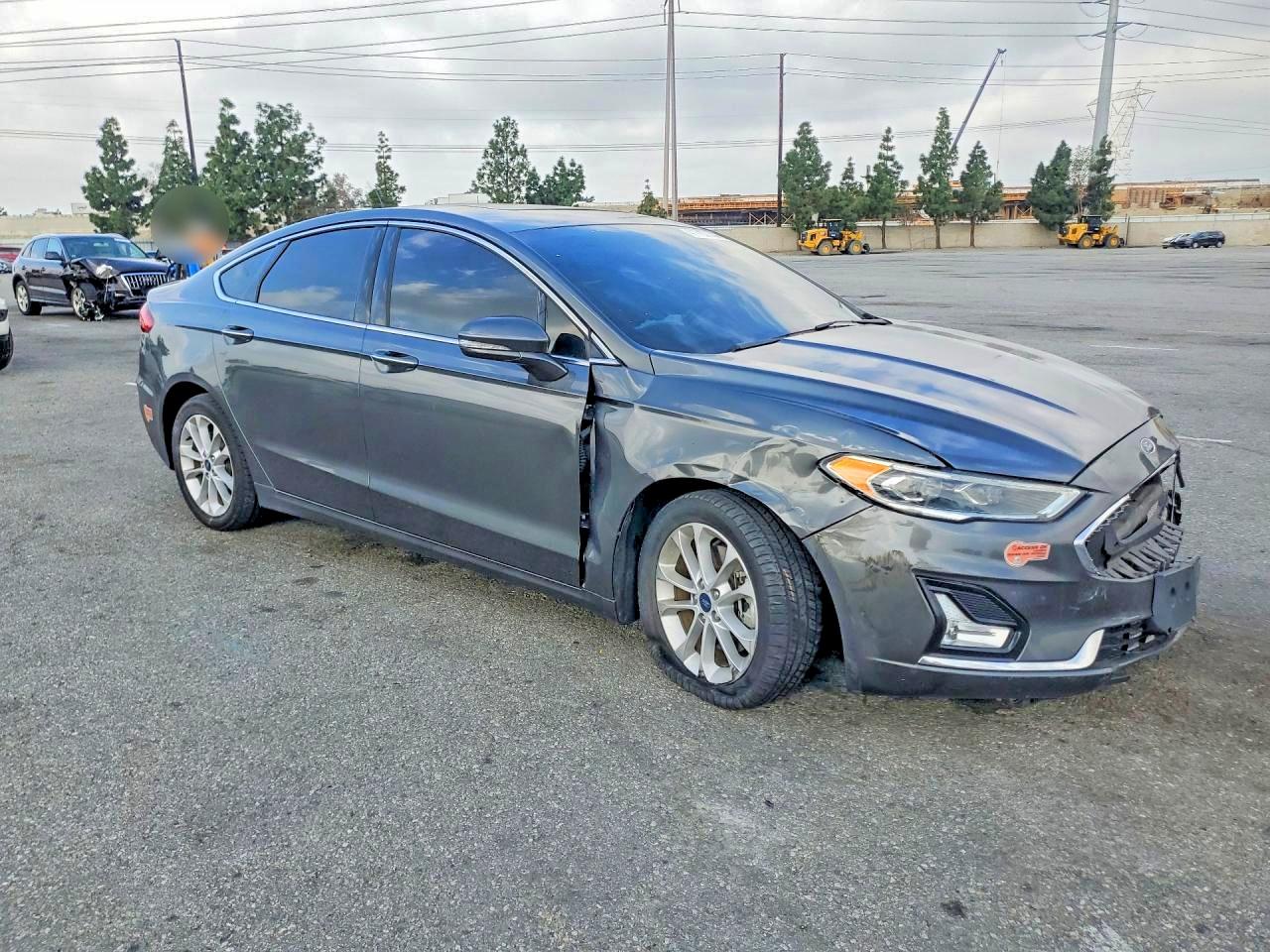 2020 FORD FUSION TITANIUM photo 4