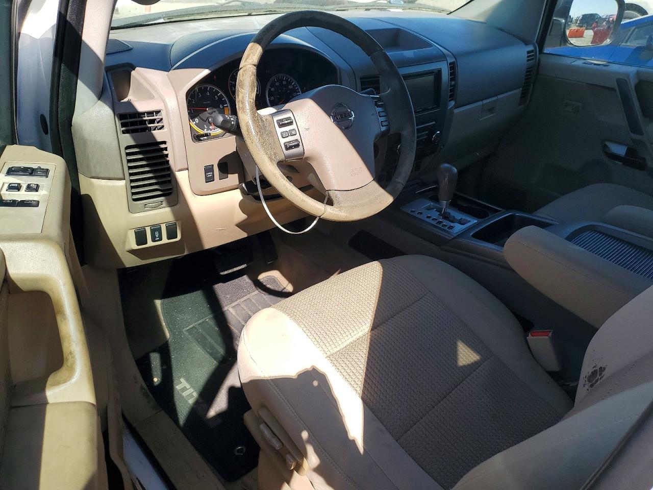 2012 NISSAN TITAN SV photo 8