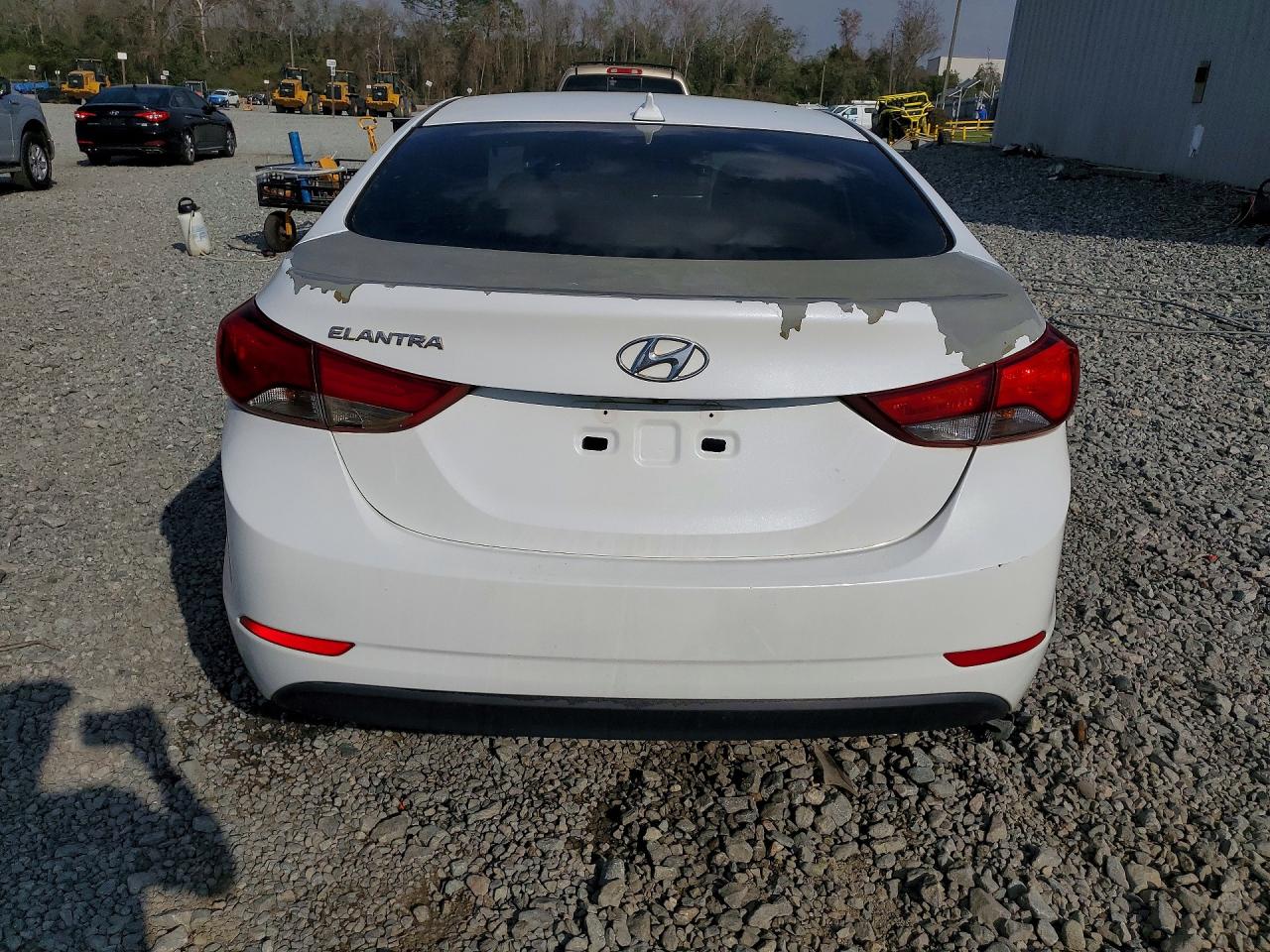 2016 HYUNDAI ELANTRA SE photo 6