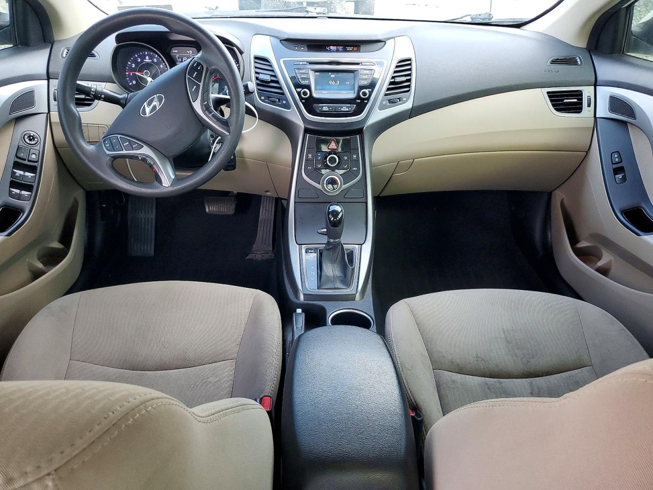 2016 HYUNDAI ELANTRA SE photo 8