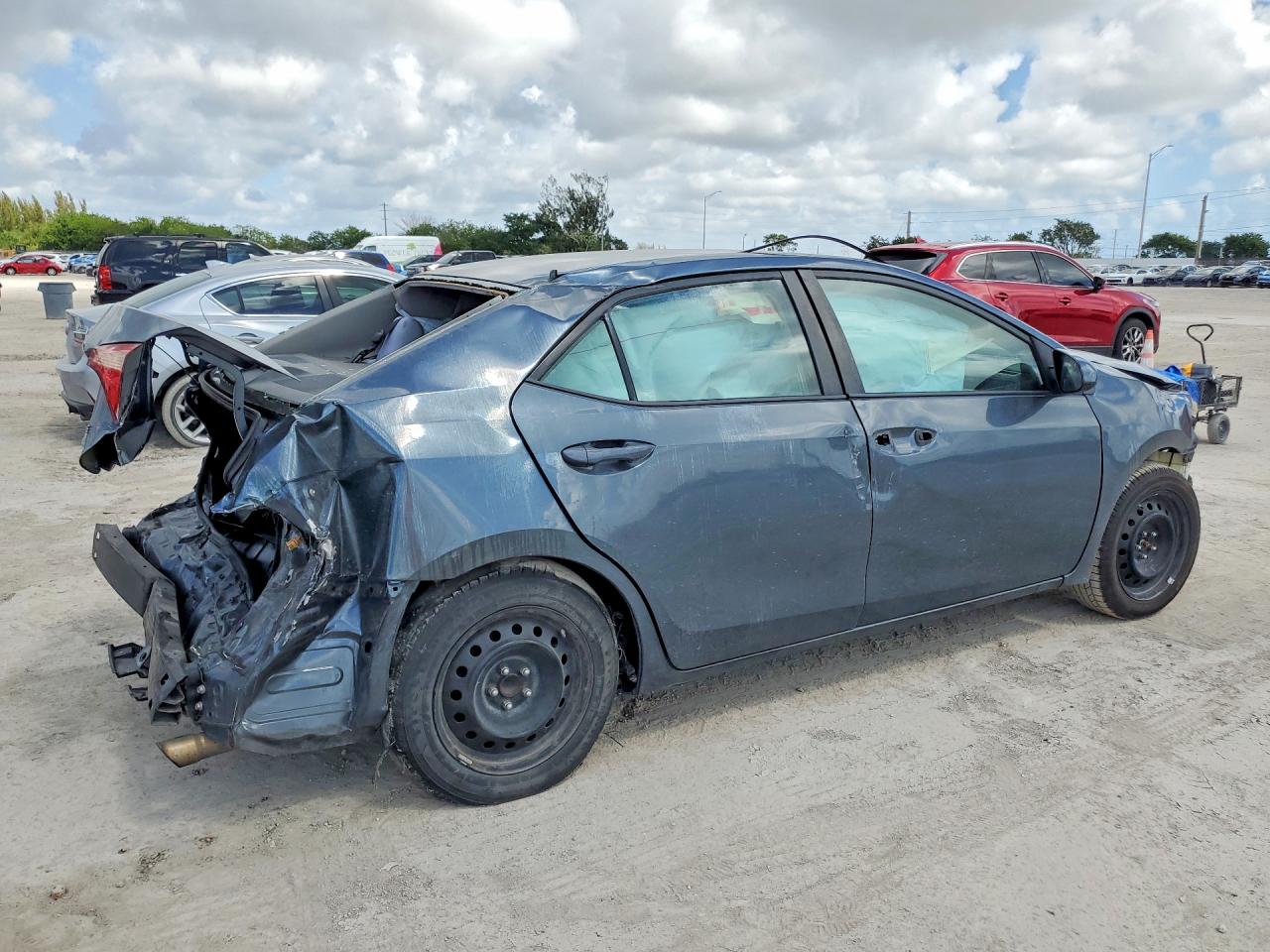 2017 TOYOTA COROLLA LE photo 5