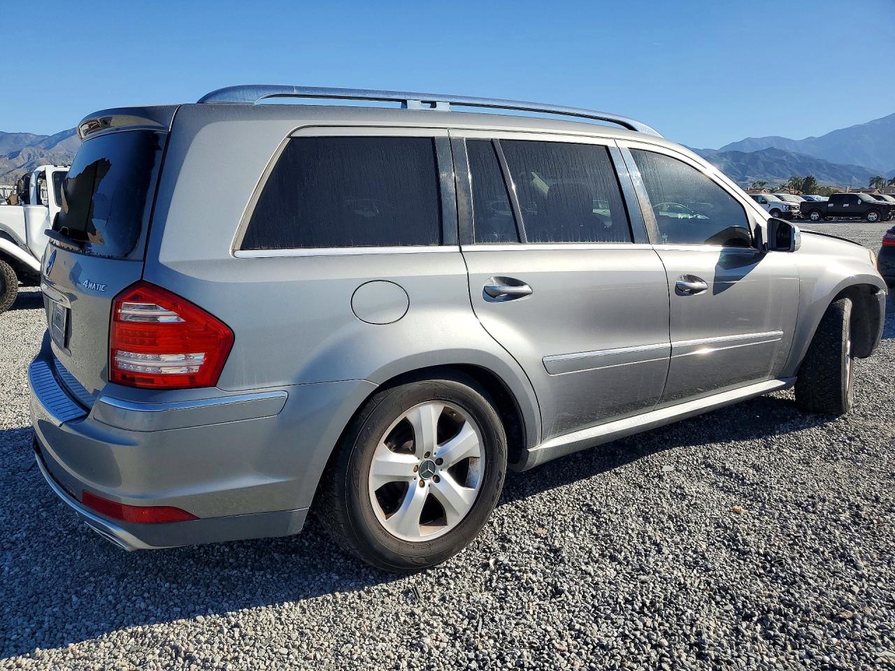 2011 MERCEDES-BENZ GL 450 4MATIC photo 3