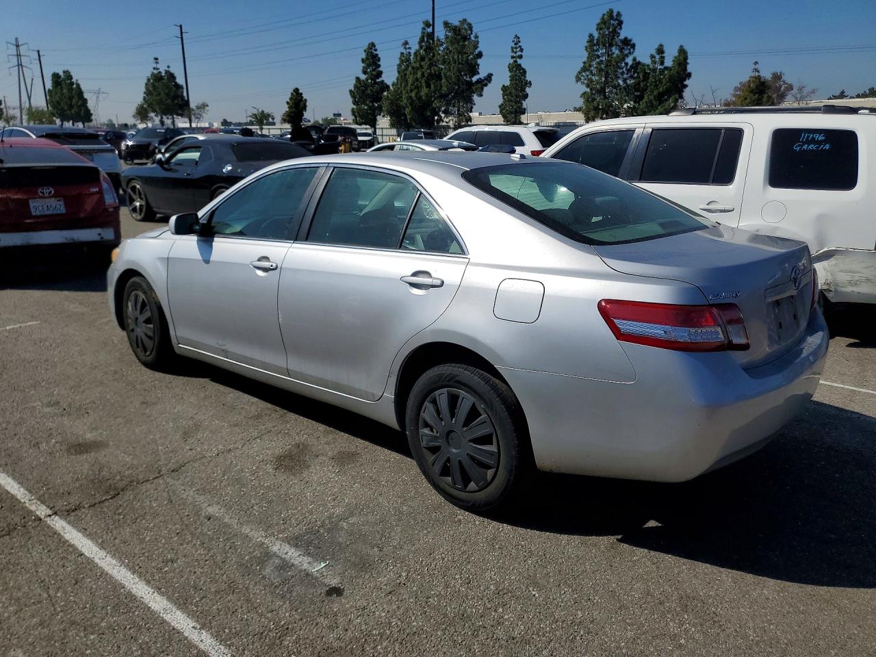 2011 TOYOTA CAMRY LE photo 3