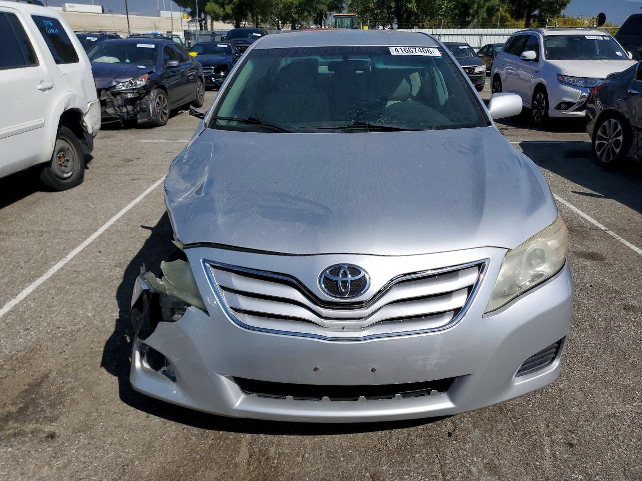 2011 TOYOTA CAMRY LE photo 9