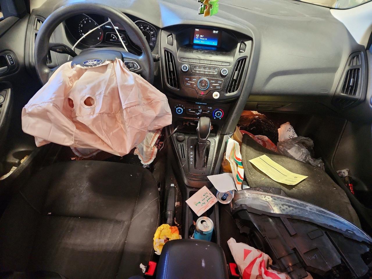 2018 FORD FOCUS SE photo 15