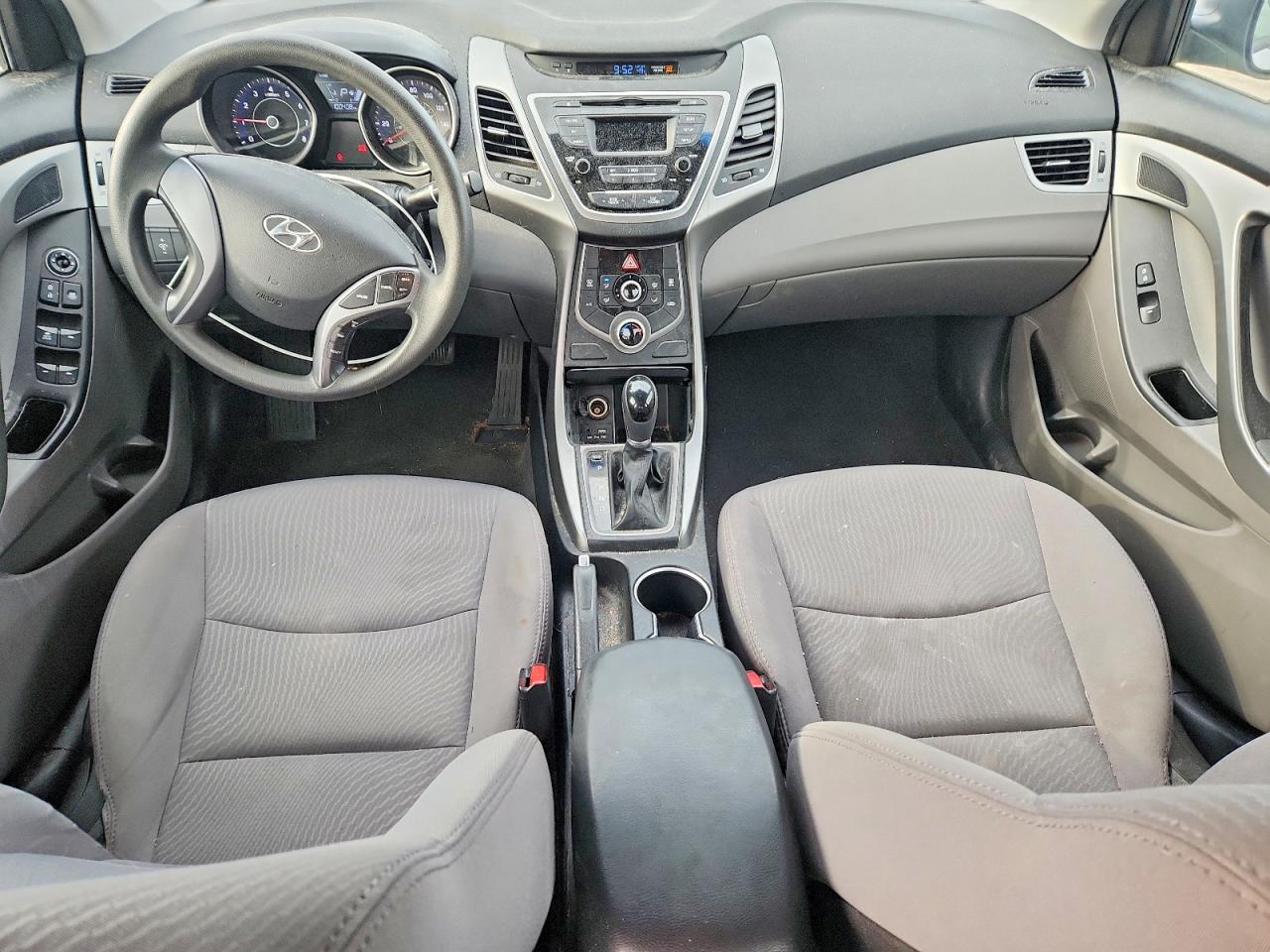 2015 HYUNDAI ELANTRA SE photo 8