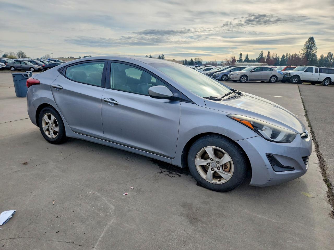 2015 HYUNDAI ELANTRA SE photo 4