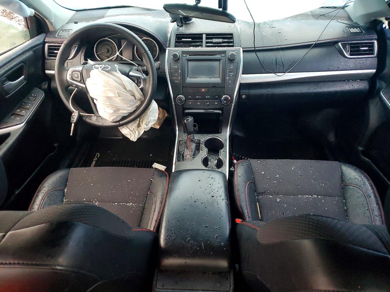 2017 TOYOTA CAMRY SE photo 15