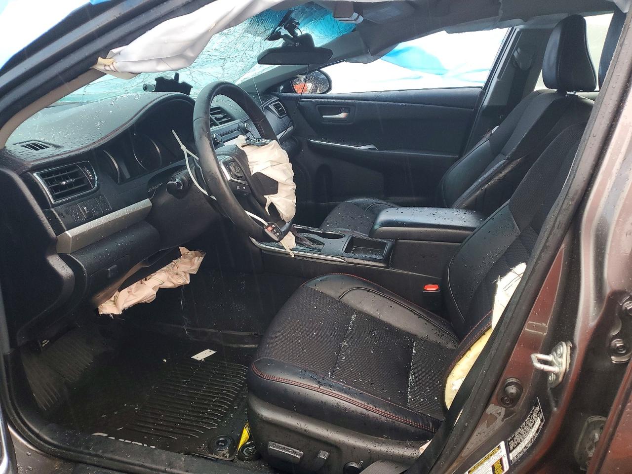 2017 TOYOTA CAMRY SE photo 13