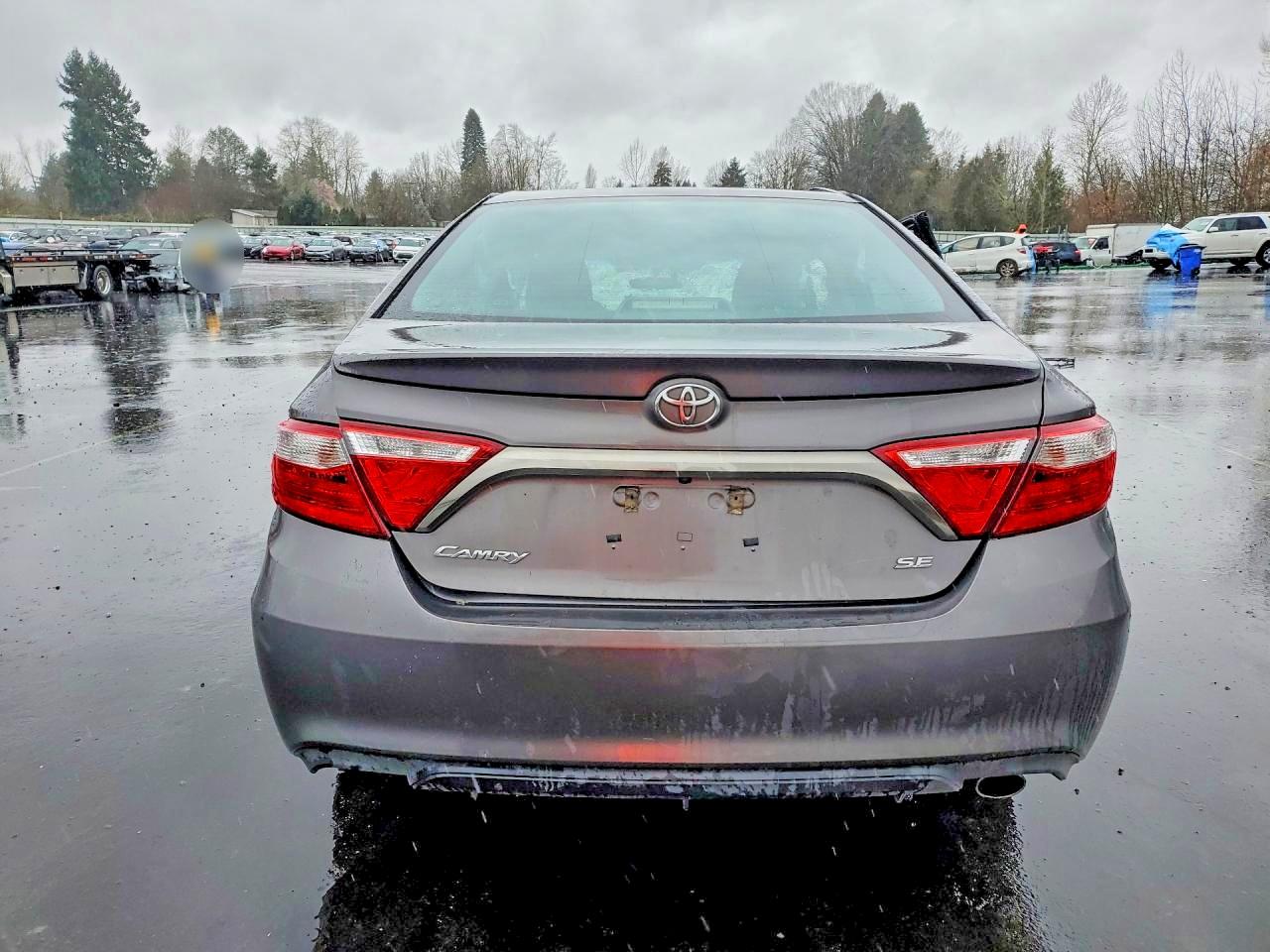 2017 TOYOTA CAMRY SE photo 11