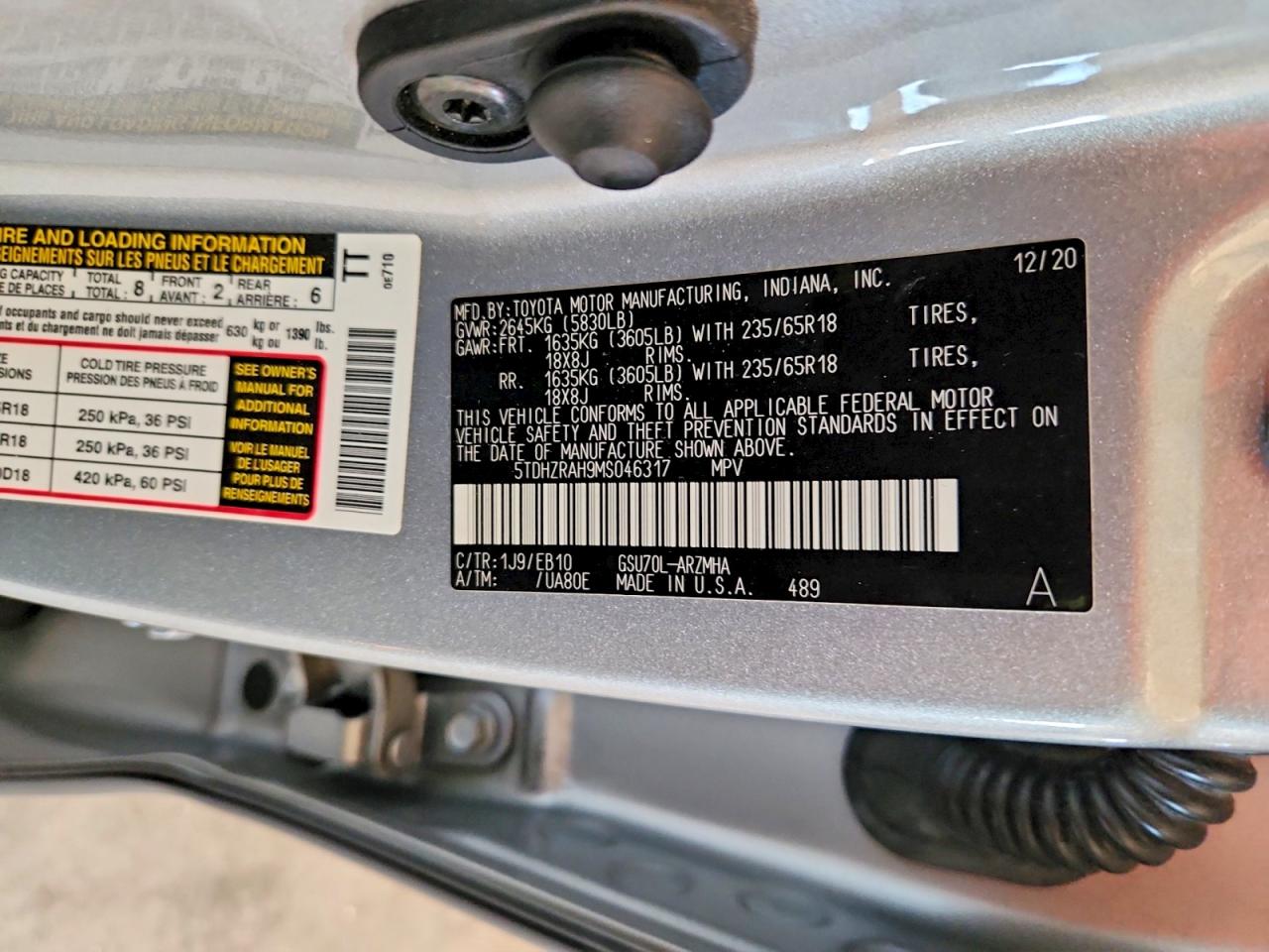 2021 TOYOTA HIGHLANDER XLE photo 40