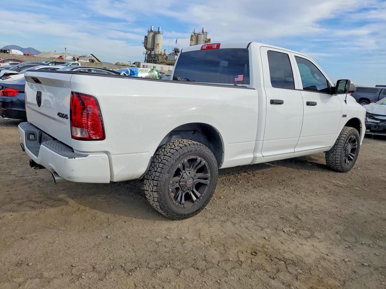 2014 RAM 1500 ST photo 3