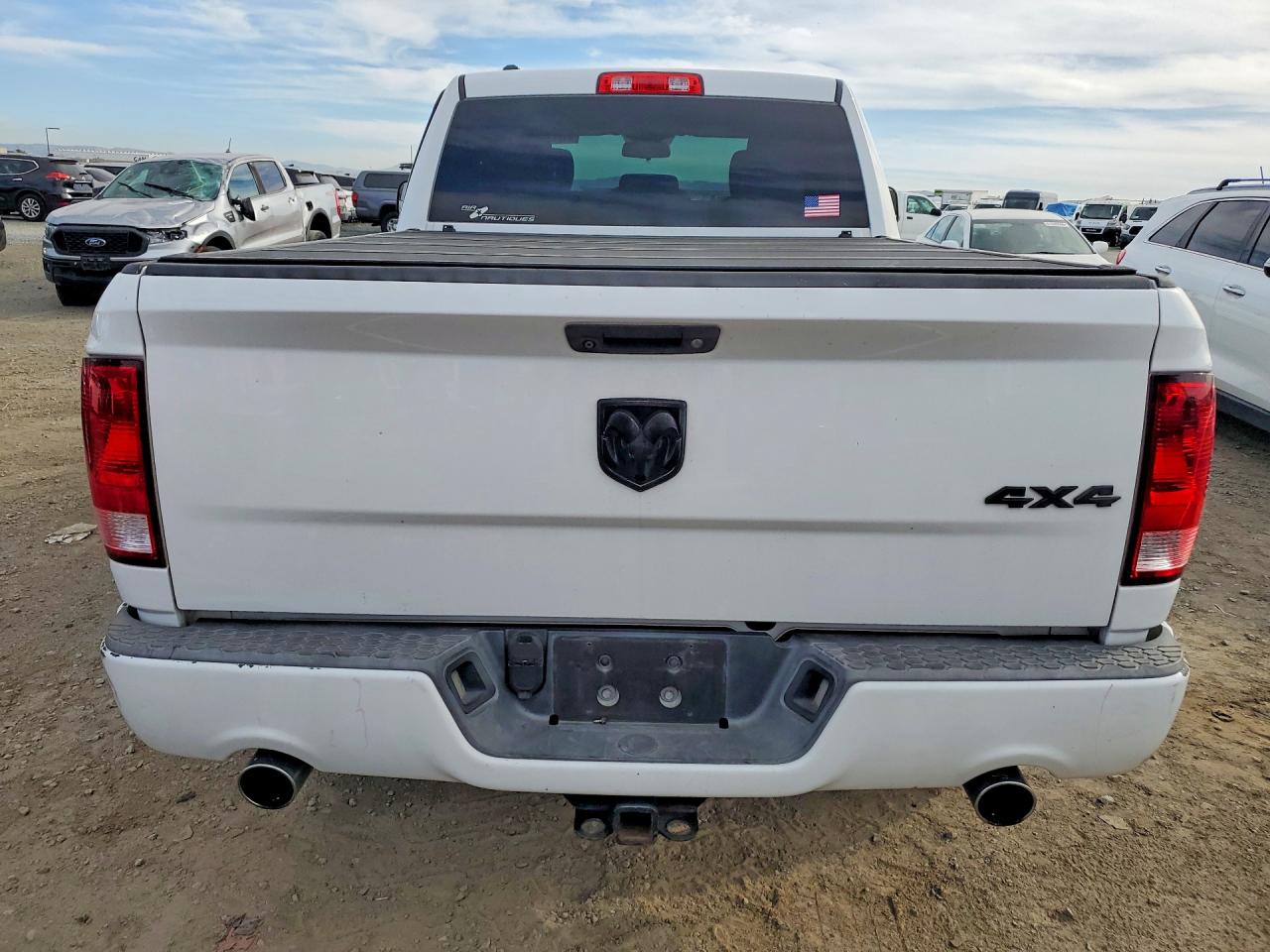 2014 RAM 1500 ST photo 6