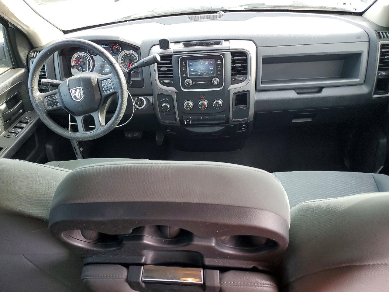 2014 RAM 1500 ST photo 8