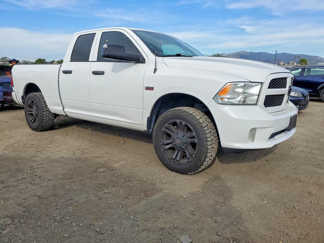 2014 RAM 1500 ST photo 4