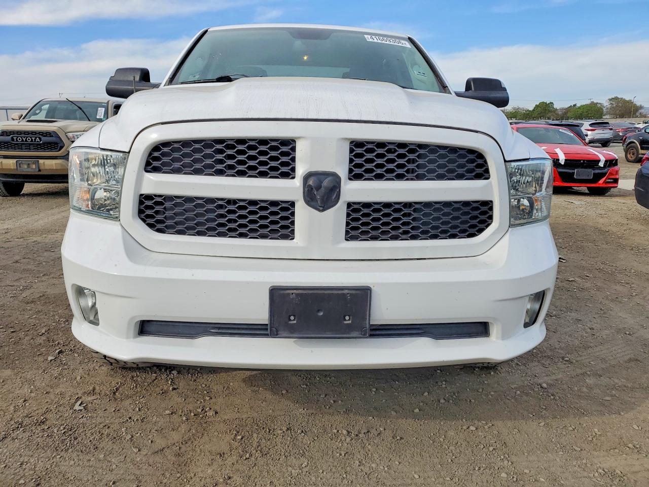 2014 RAM 1500 ST photo 5