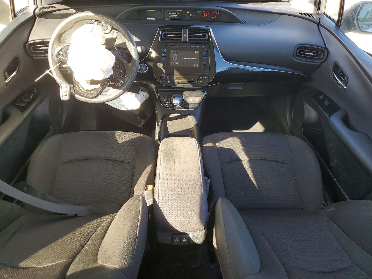 2019 TOYOTA PRIUS L ECO photo 8
