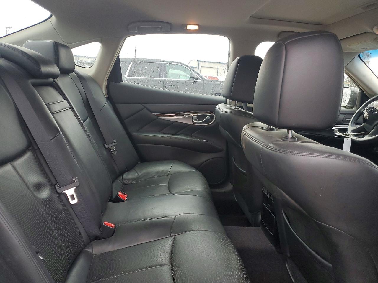 2012 INFINITI M37 X photo 19
