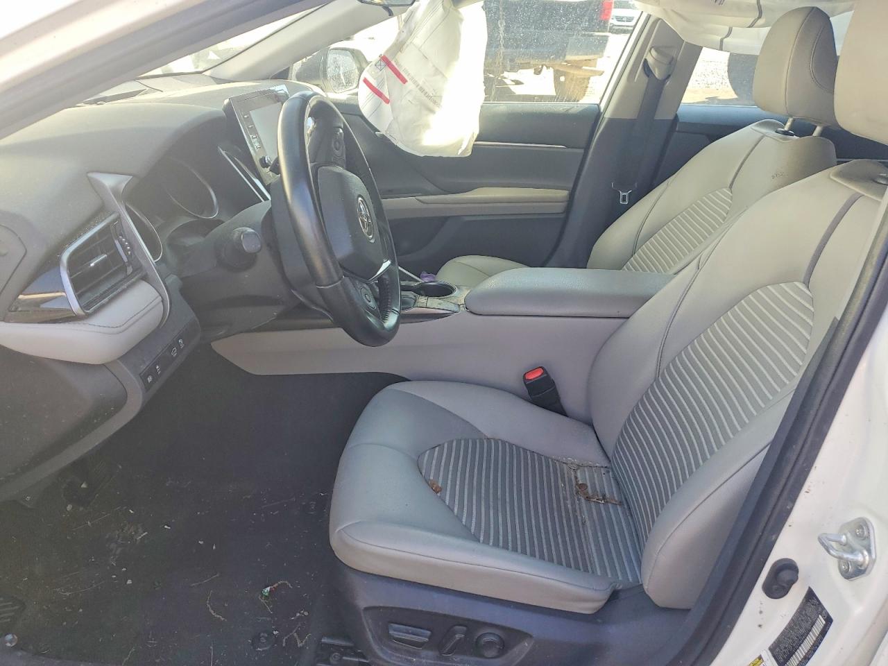 2022 TOYOTA CAMRY SE photo 13