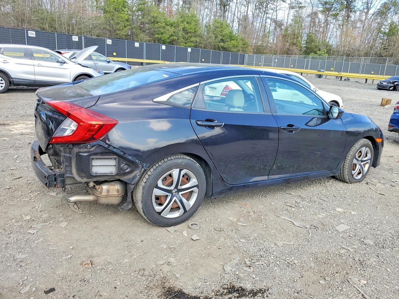 2016 HONDA CIVIC LX photo 3