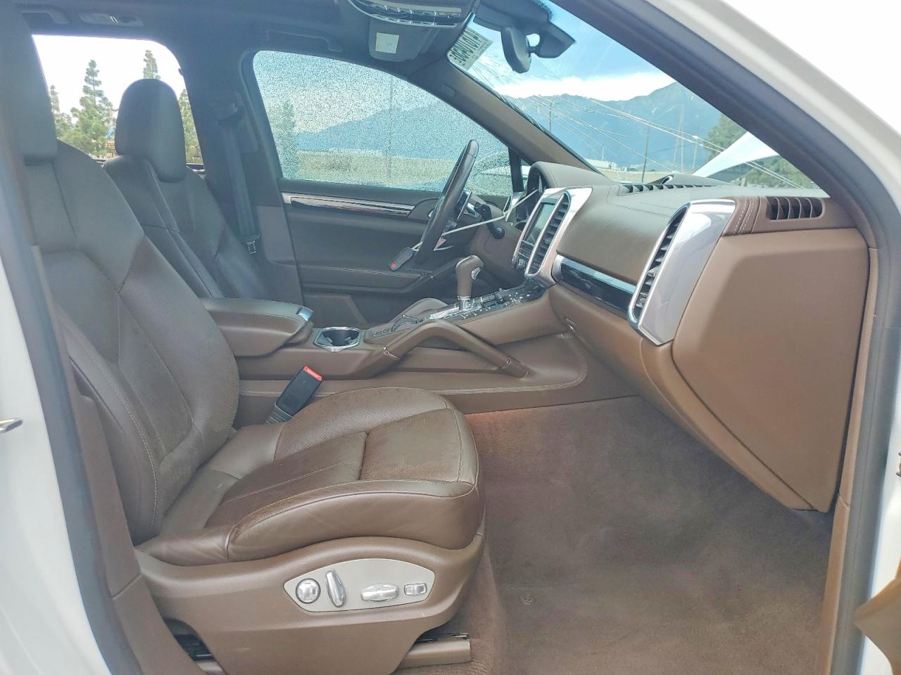 2015 PORSCHE CAYENNE S photo 7