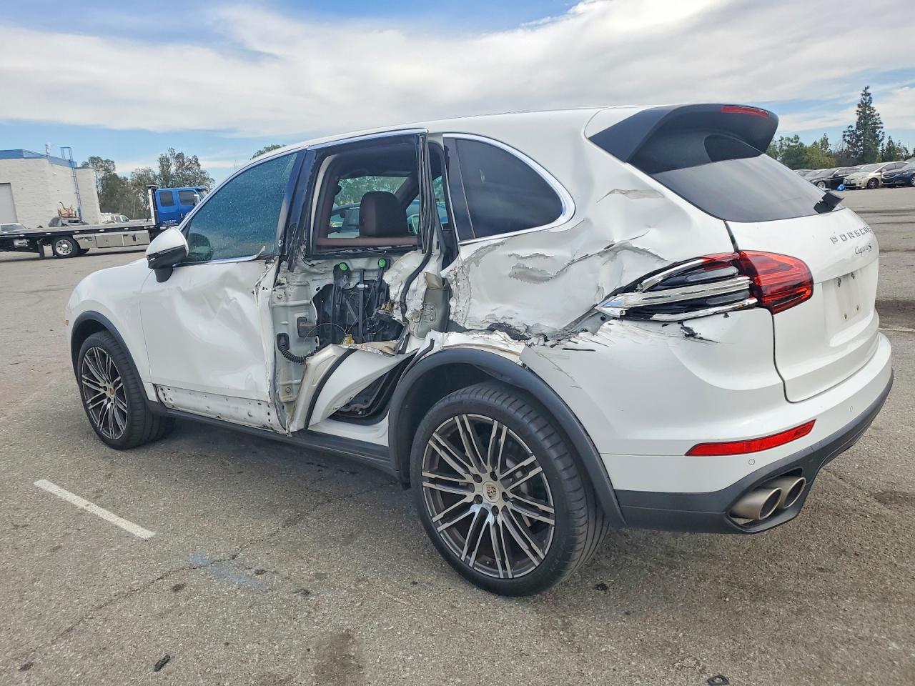 2015 PORSCHE CAYENNE S photo 2