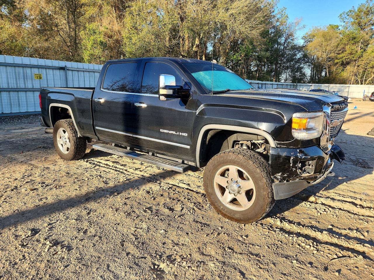 2015 GMC SIERRA K2500 DENALI photo 4