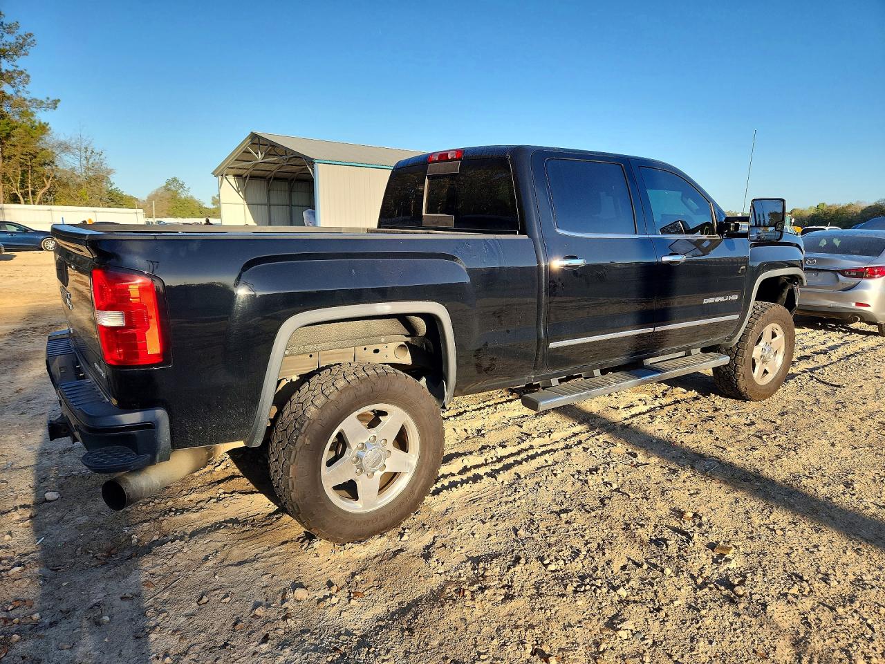 2015 GMC SIERRA K2500 DENALI photo 3