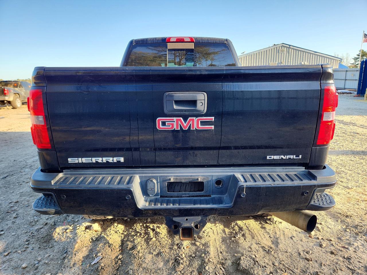 2015 GMC SIERRA K2500 DENALI photo 6