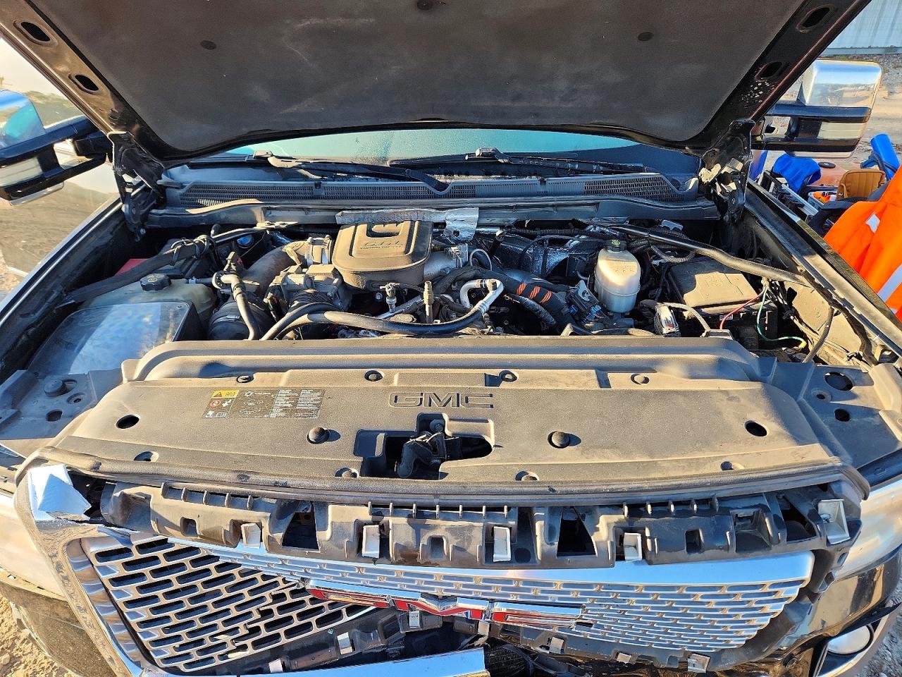 2015 GMC SIERRA K2500 DENALI photo 11